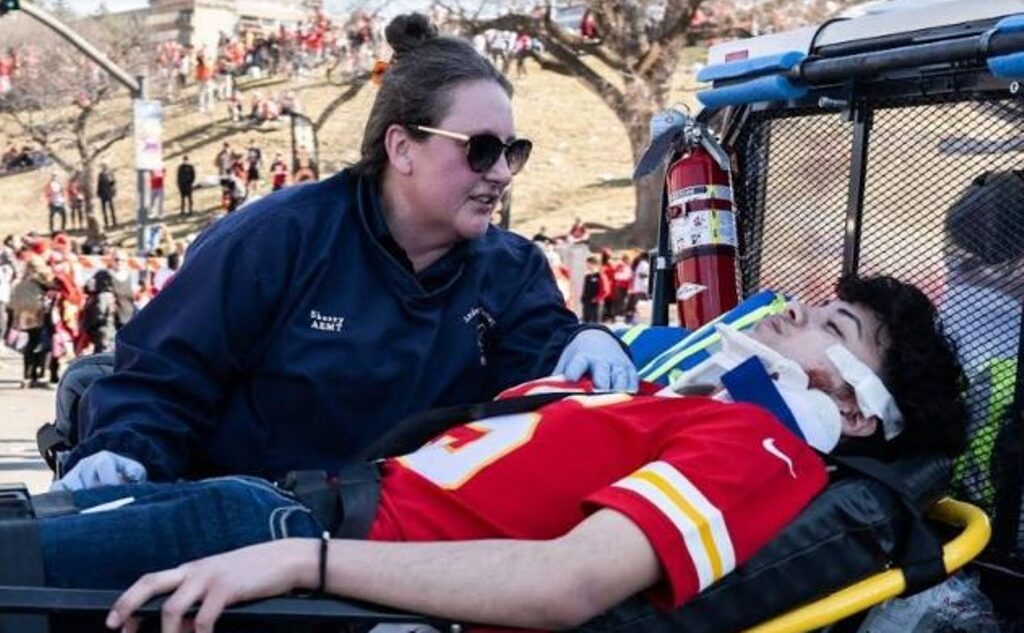 Qələbə paradında faciə baş verib